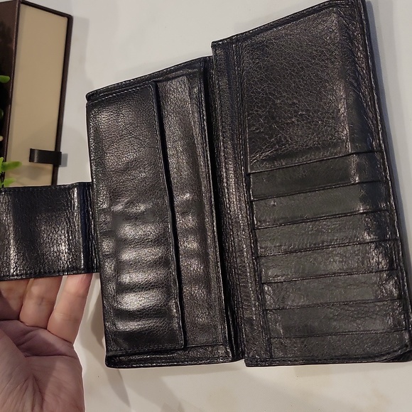 Authentic Gucci Guccisima wallet - Picture 7 of 10
